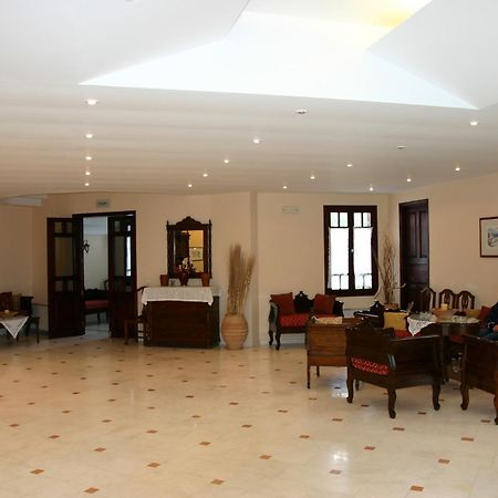 New Haroula Hotel Фира Екстериор снимка