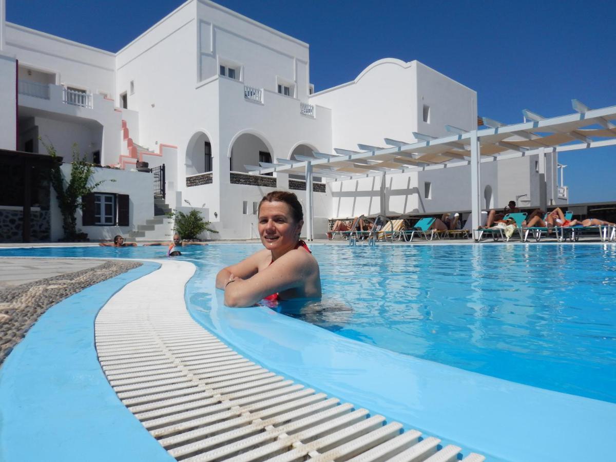 New Haroula Hotel Фира Екстериор снимка