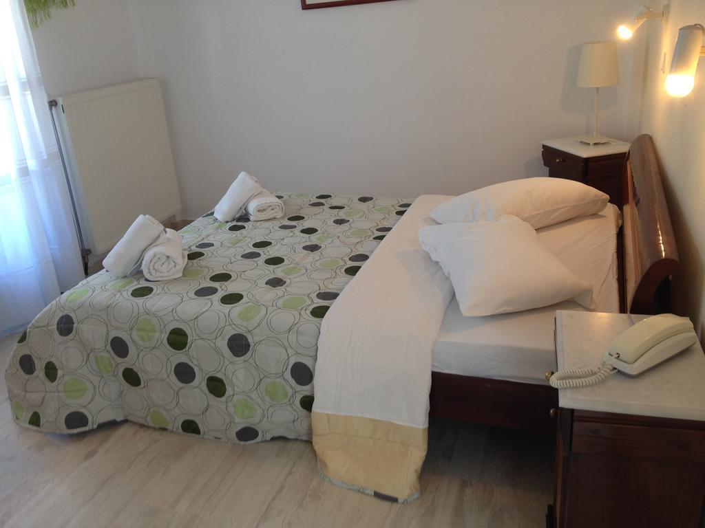 New Haroula Hotel Фира Екстериор снимка