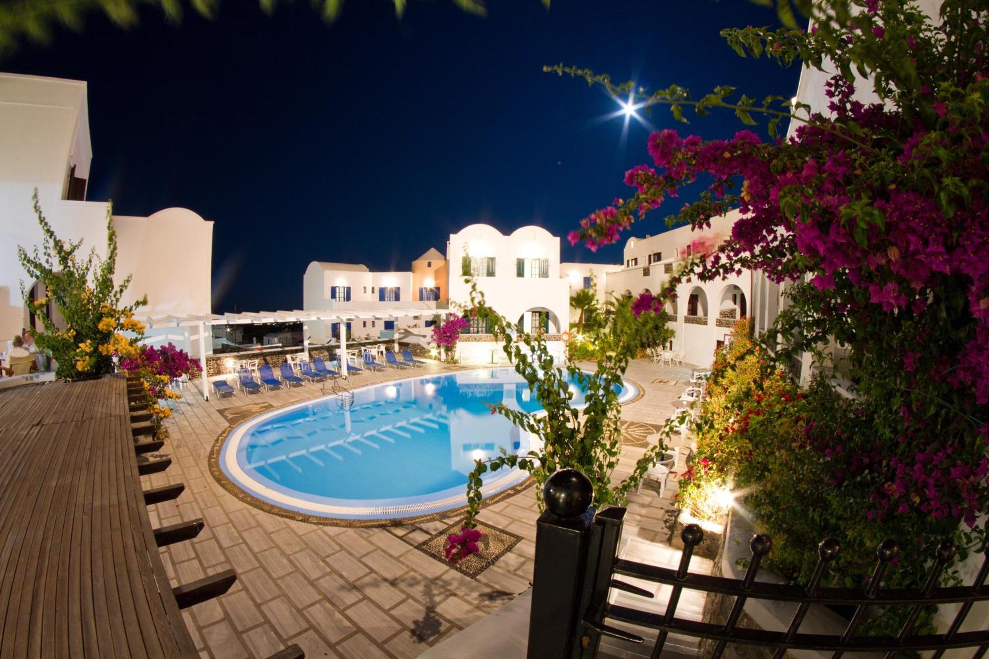 New Haroula Hotel Фира Екстериор снимка