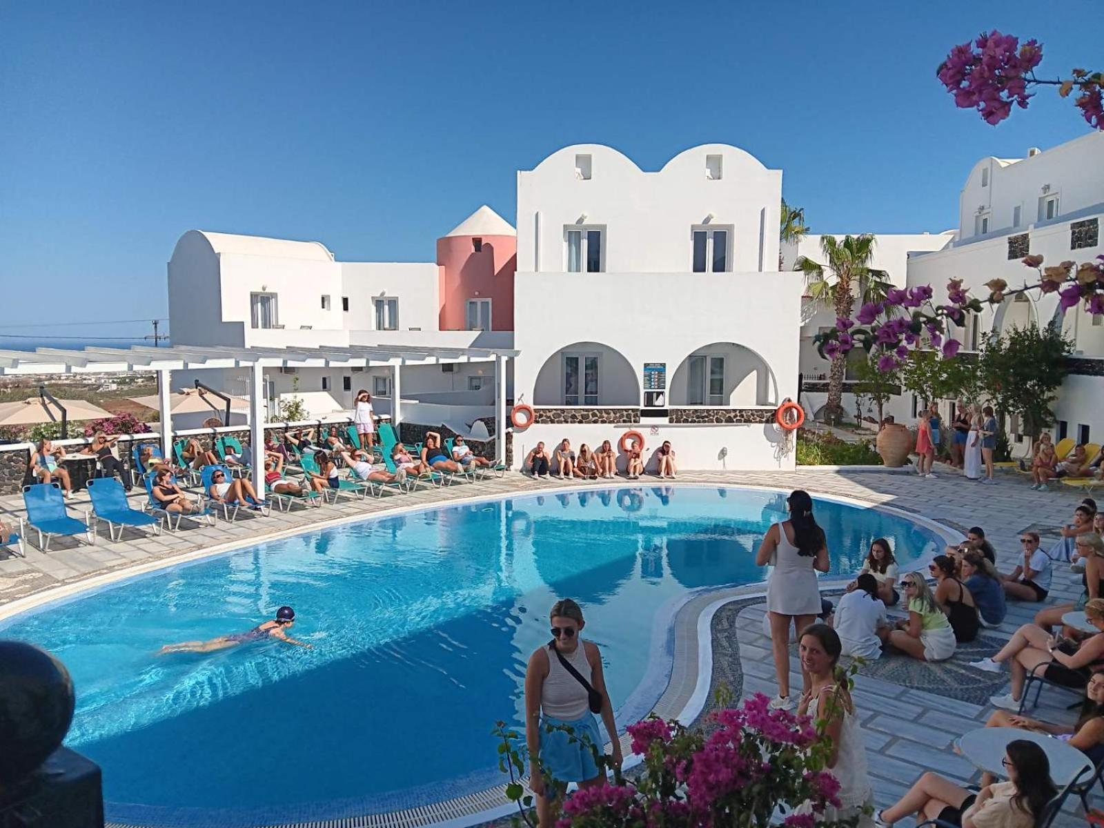 New Haroula Hotel Фира Екстериор снимка