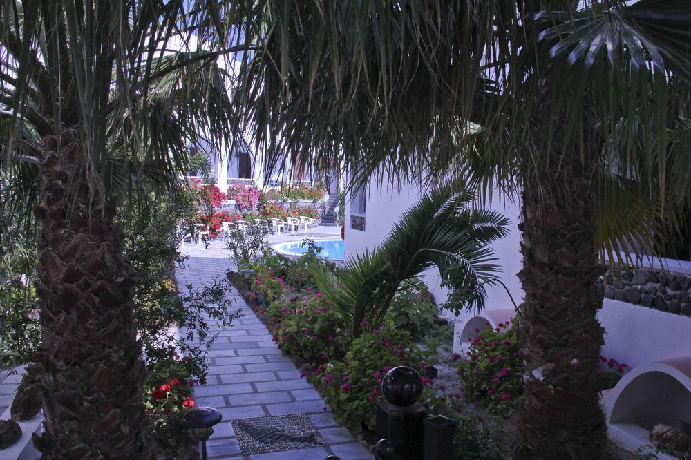 New Haroula Hotel Фира Екстериор снимка
