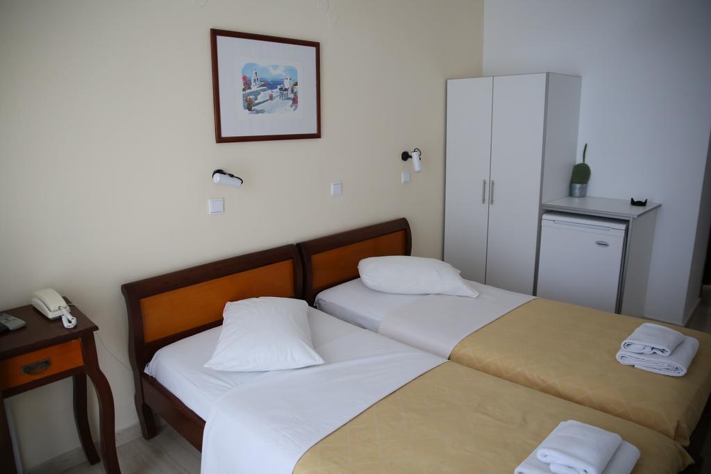 New Haroula Hotel Фира Екстериор снимка