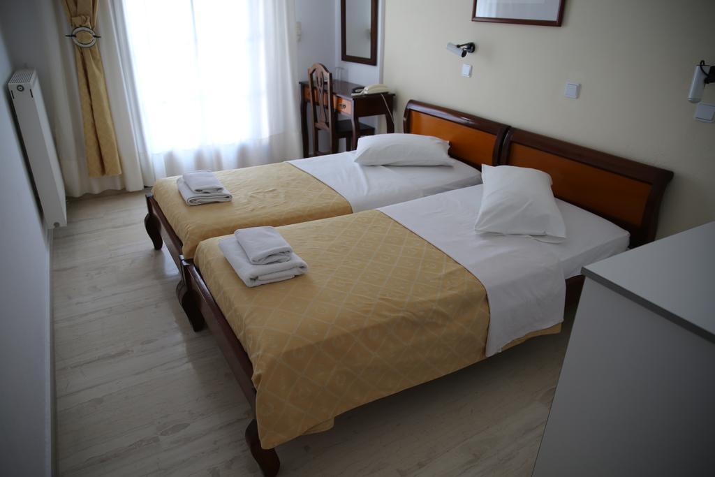 New Haroula Hotel Фира Екстериор снимка