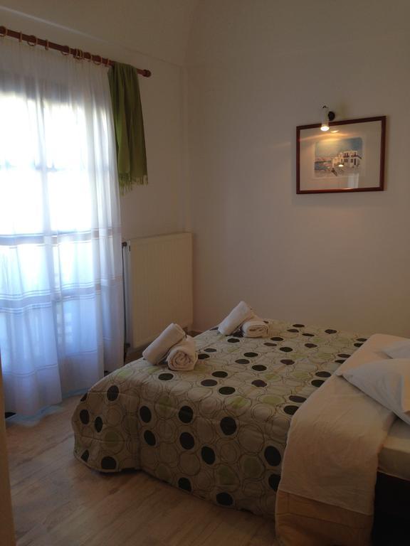 New Haroula Hotel Фира Екстериор снимка