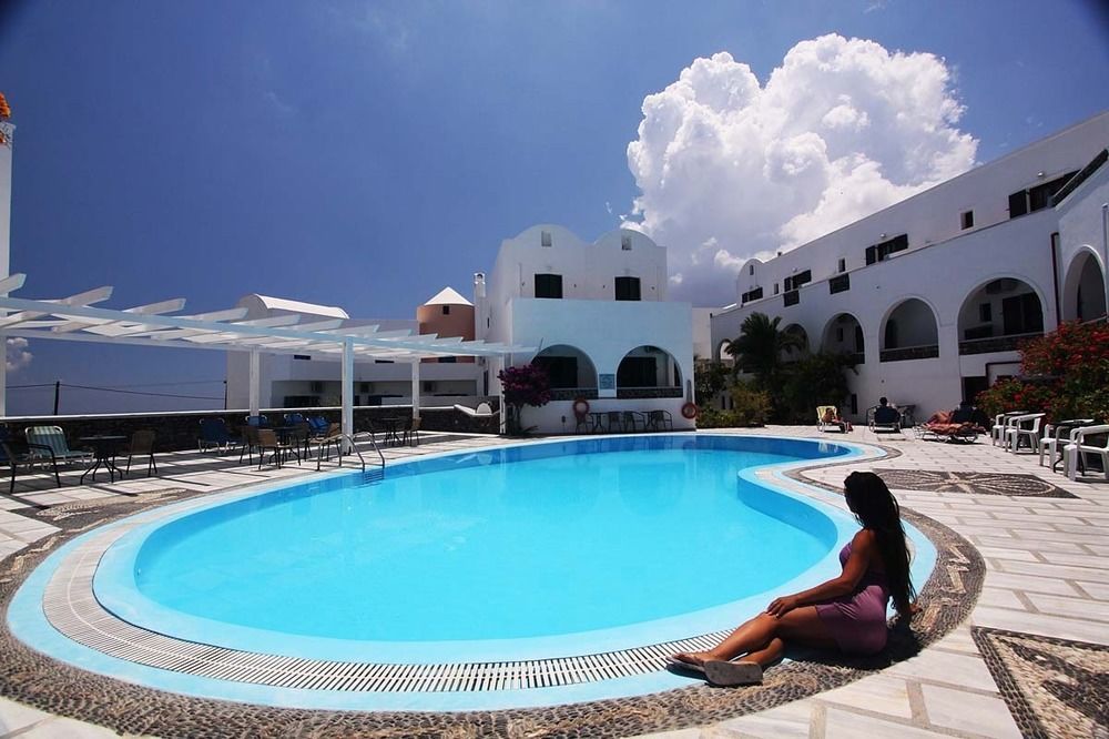 New Haroula Hotel Фира Екстериор снимка