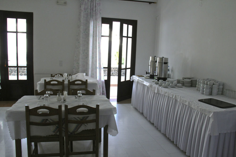 New Haroula Hotel Фира Екстериор снимка