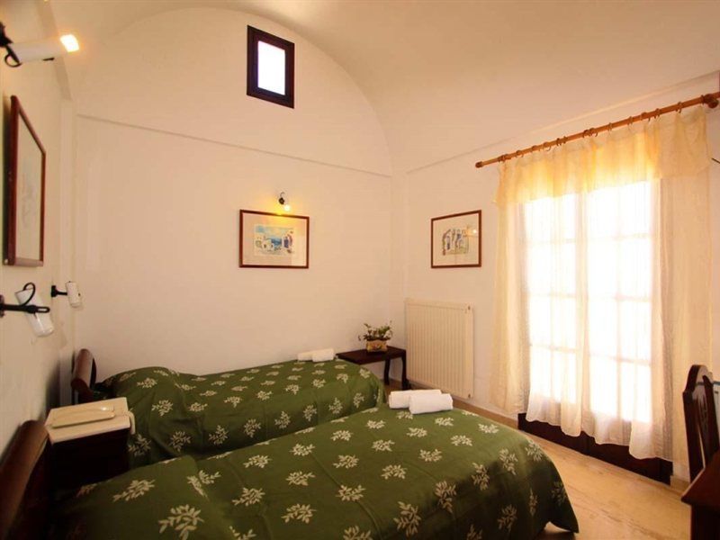 New Haroula Hotel Фира Екстериор снимка